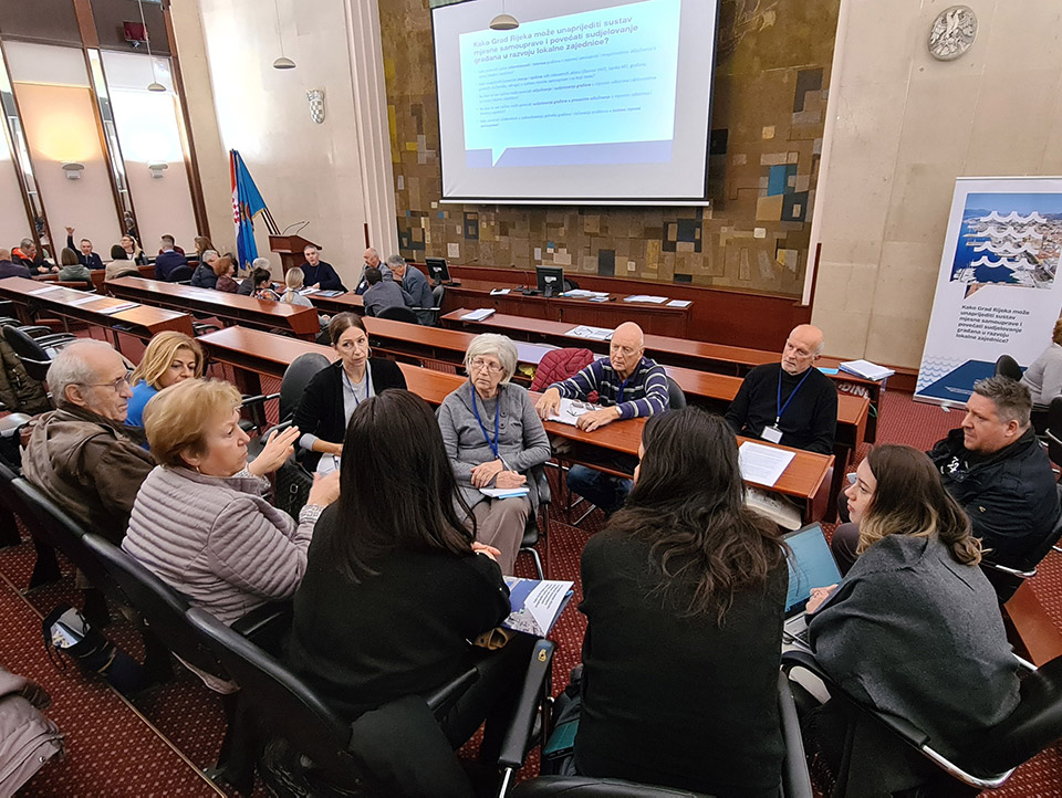 Susret i rasprava članica i članova Vijeća građana Rijeke i članica i članova riječkih vijeća mjesnih odbora (Foto: Smiljana Radović Lagator).